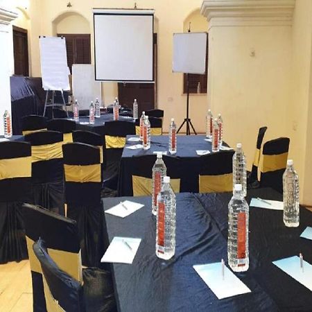 Westend Hotel Matheran Dış mekan fotoğraf