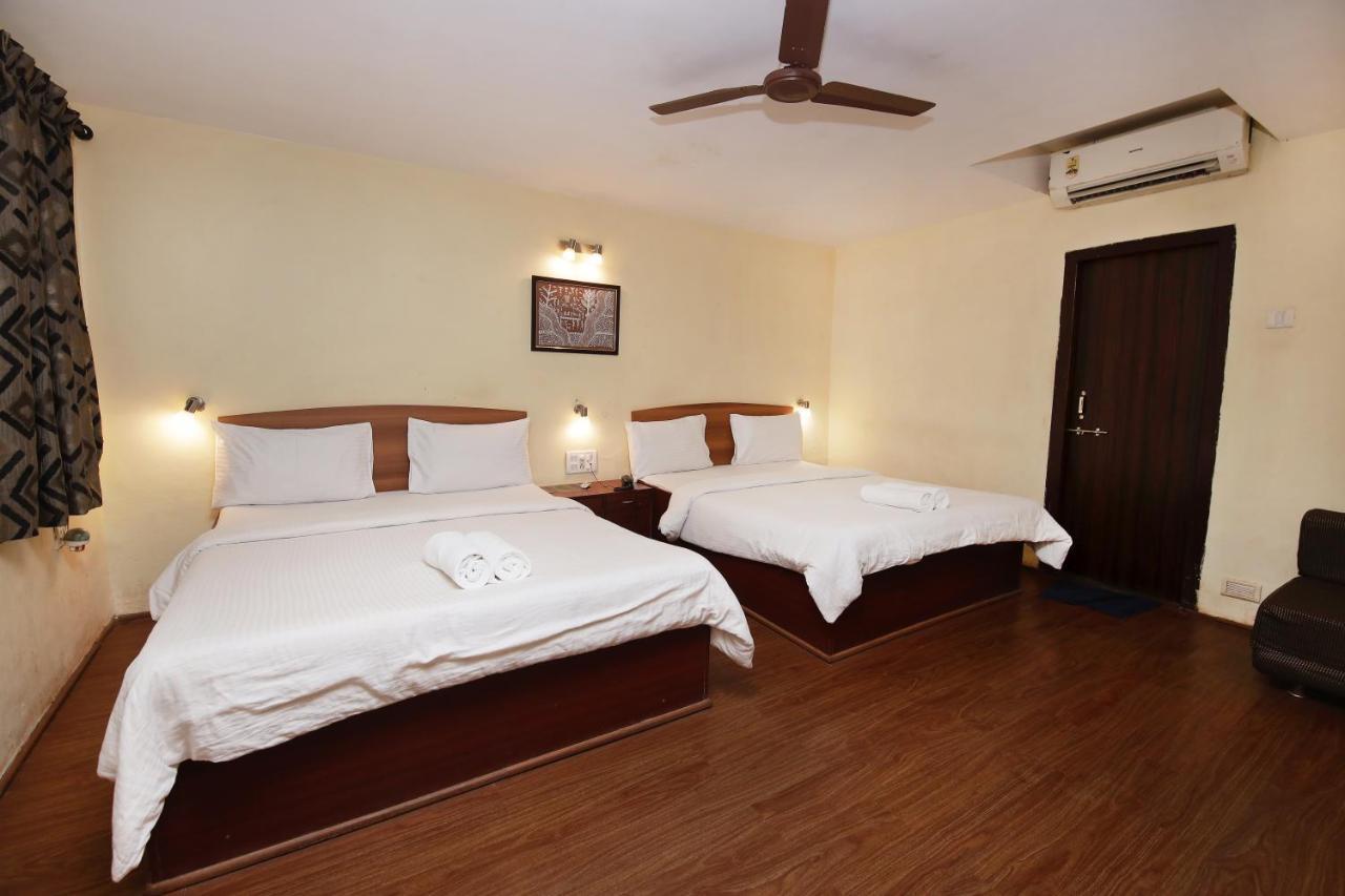 Westend Hotel Matheran Dış mekan fotoğraf